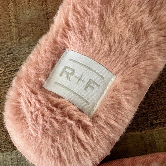 Rodan & Fields Women's Pink Soft Fuzzy Slippers - Picture 8 of 10